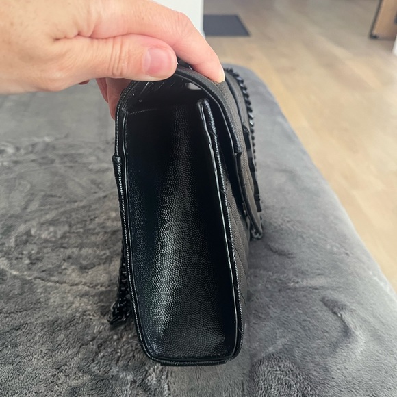 SOLD - Authentic BLACK Envelope Triquilt Medium YSL Shoulder Bag in Leather - Picture 7 of 11